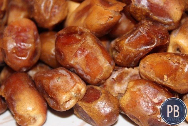 Финики из оаэ и Ирака