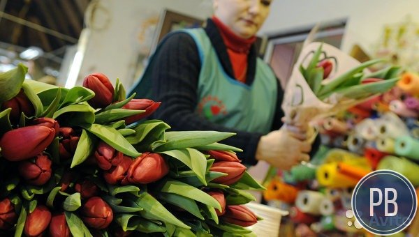 Цветочная мастерская на оживленном перекрестке