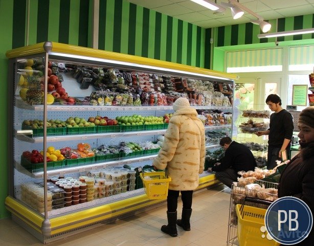 Фирменный продуктовый магазин на первой линии