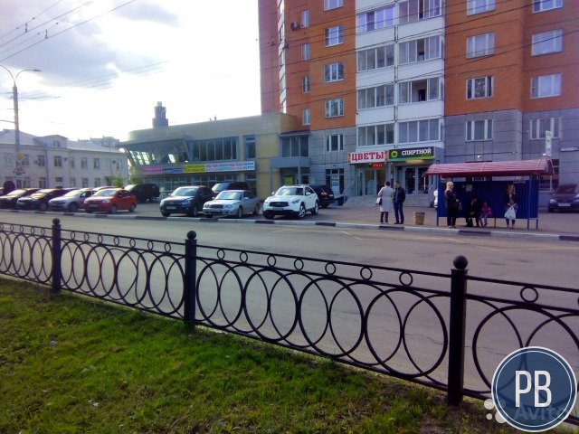 Продажа торгового помещения 328 м² у остановки