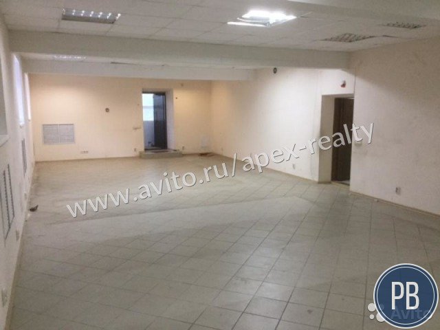 Продажа магазина пл. 130 м2 м. Бауманская в жилом