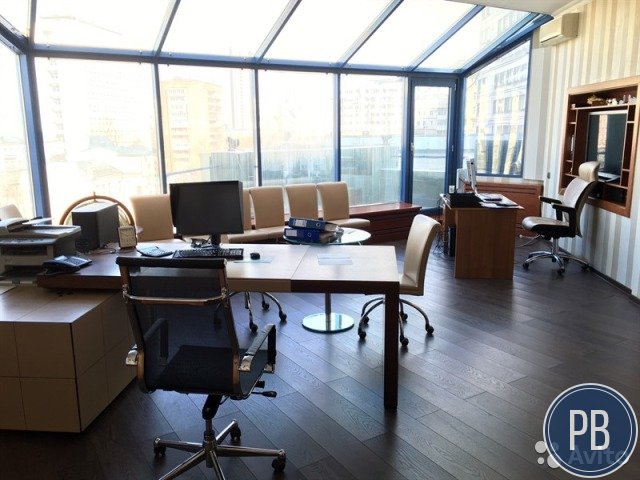 Продаю офисное помещение, 561 м²