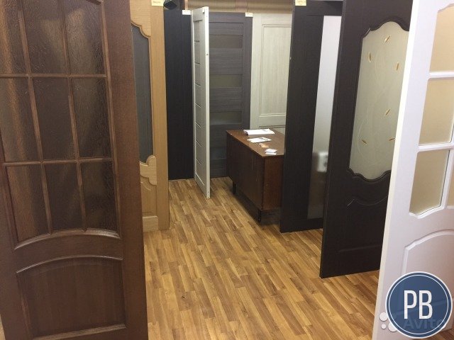 Продаю салон по продаже дверей