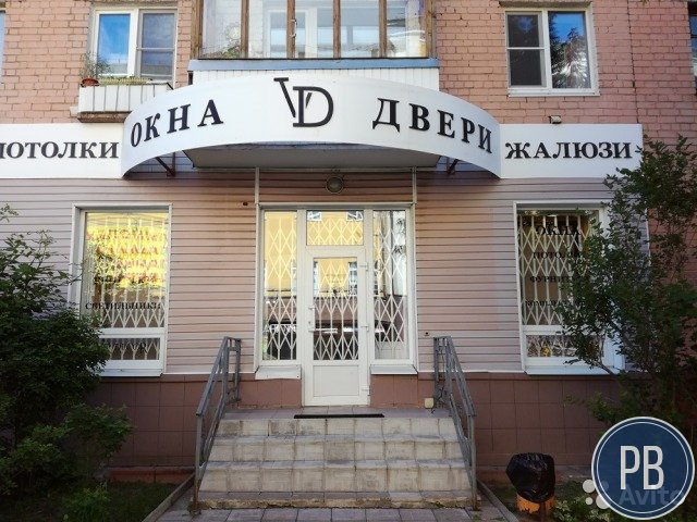 Магазин: окна, двери, потолки