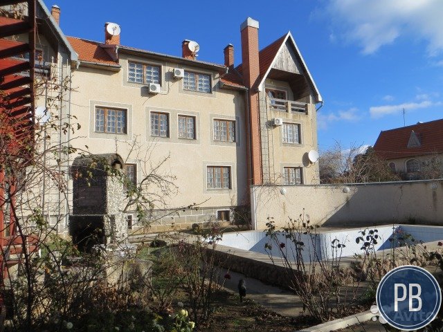 Гостиница, 848 м² на 28 номеров, работающий бизнес