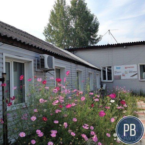 Складское помещение, 2800 м² и ж.д. путь