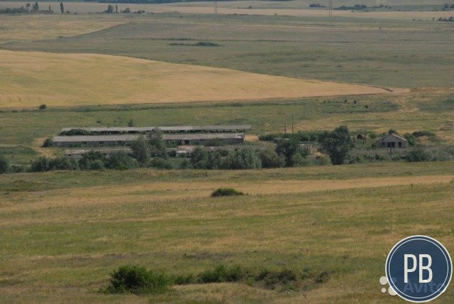 Продаю зем участок с животноводческими корпусами